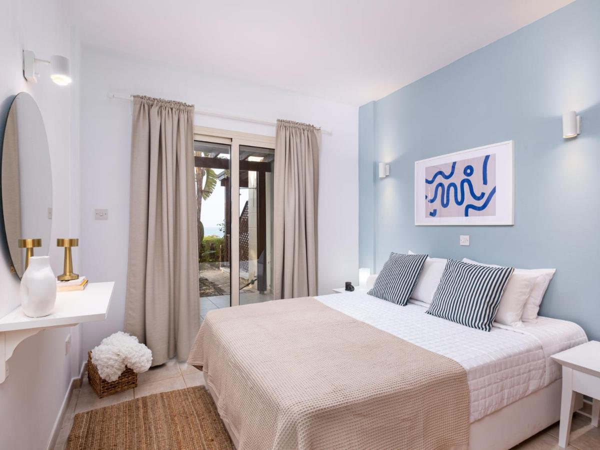 Kyma I - Beachfront At Latsi Ferienhaus *
