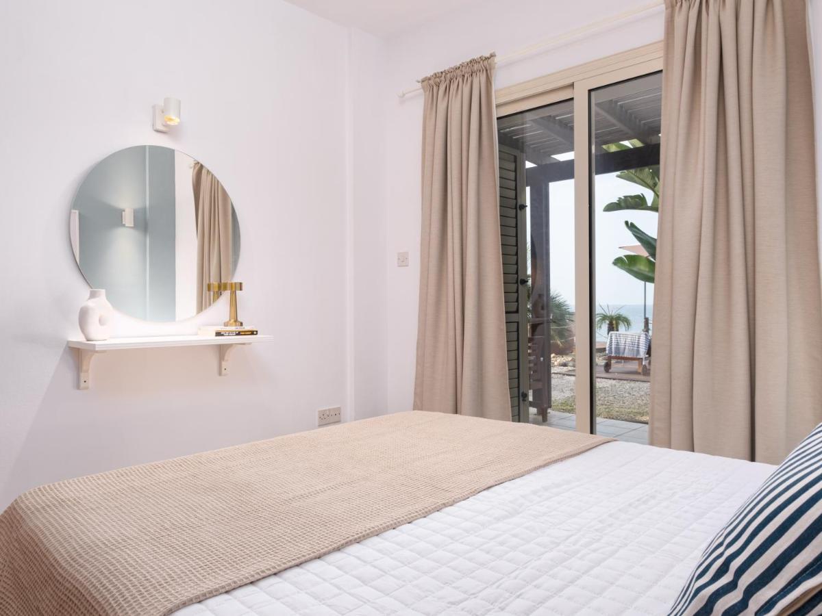 Kyma I - Beachfront At Latsi Polis